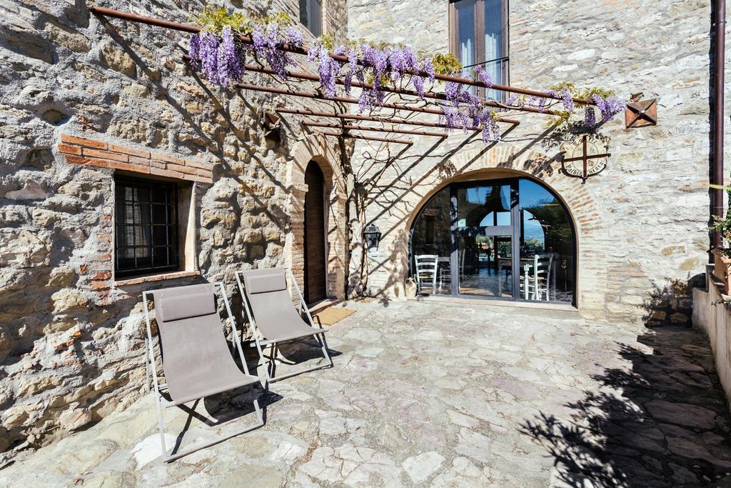 Гостьовий будинок Torre Valbiancara Montebagnolo Екстер'єр фото